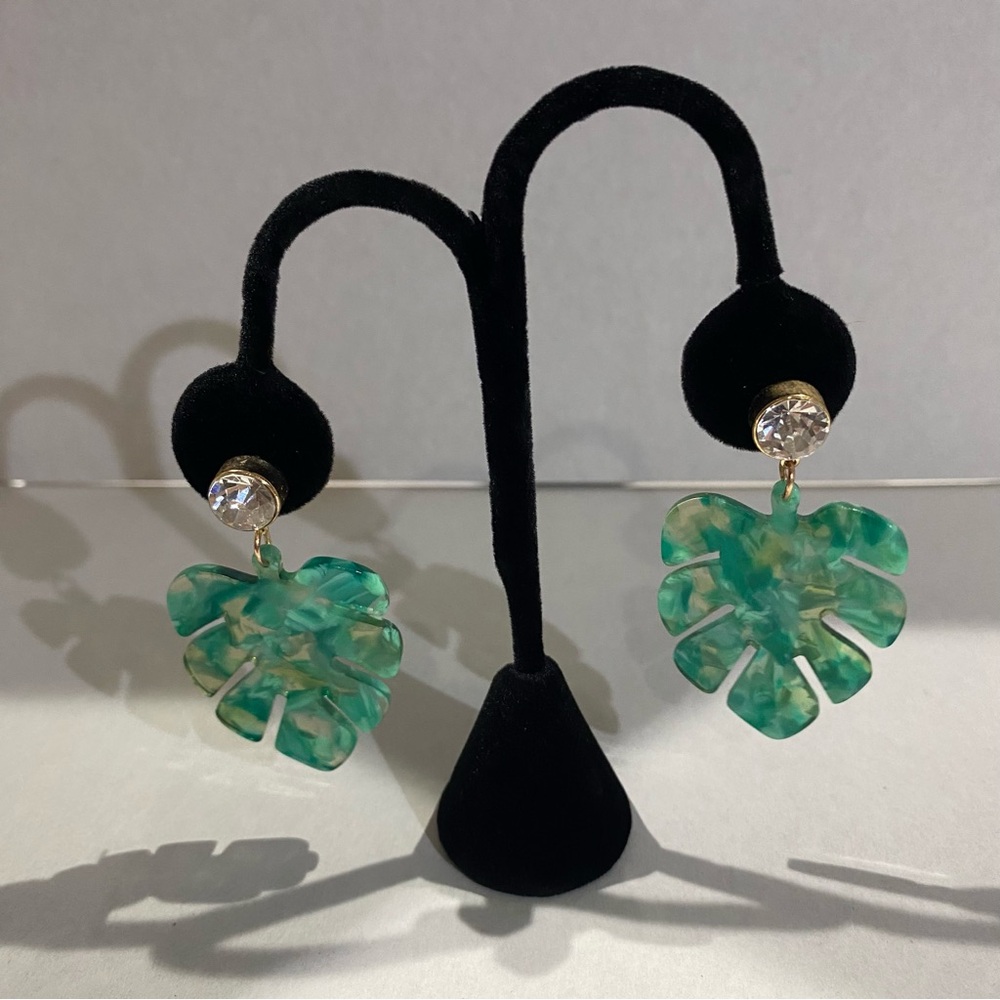 Elegant Green Leaf Earrings